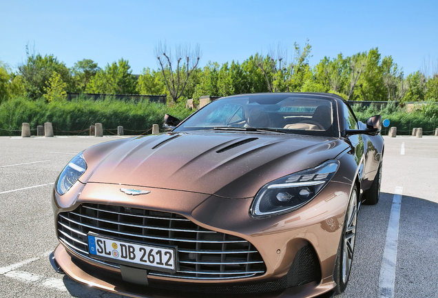 Aston Martin DB12 Volante
