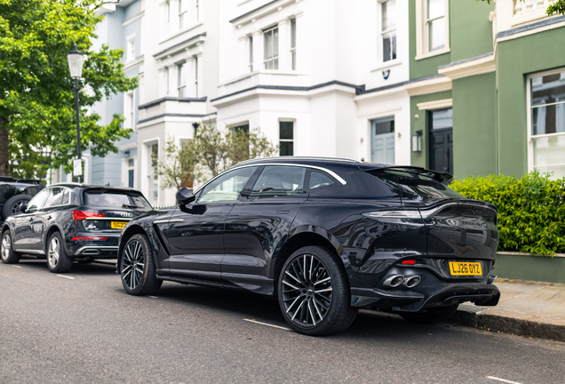 Aston Martin DBX707