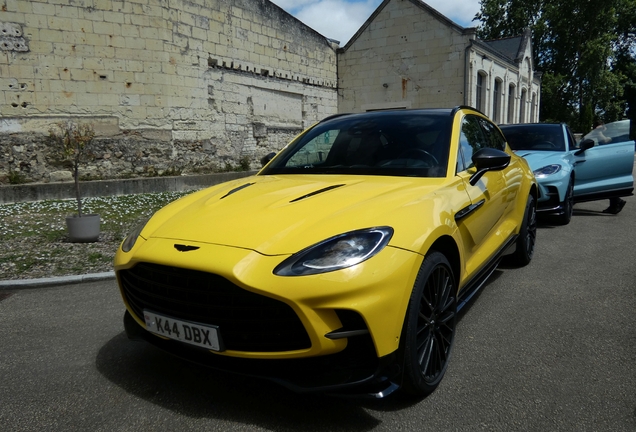 Aston Martin DBX707
