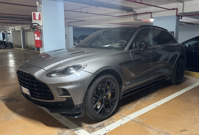 Aston Martin DBX707