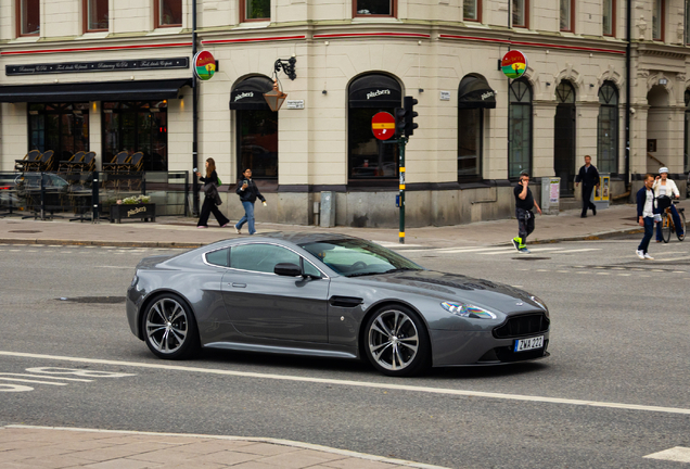 Aston Martin V12 Vantage