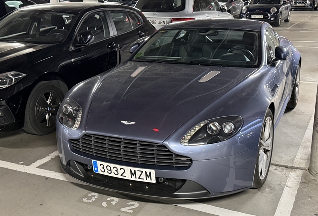 Aston Martin V8 Vantage 2012