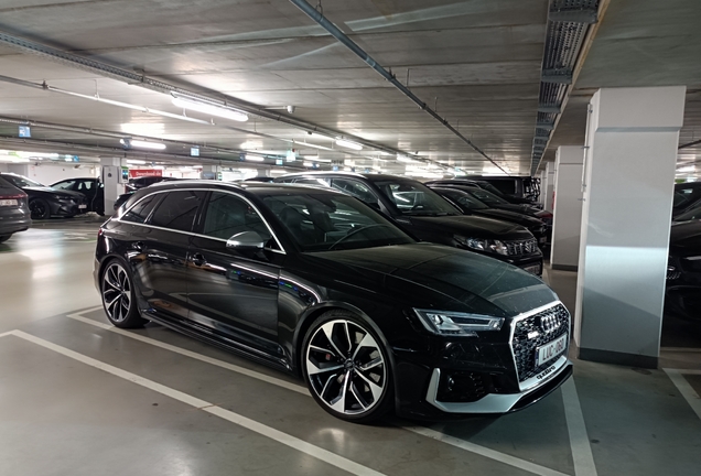 Audi RS4 Avant B9