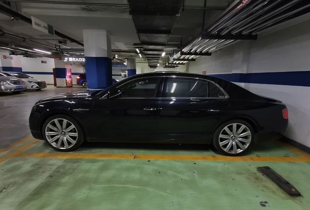 Bentley Flying Spur V8