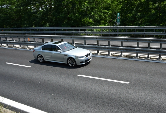 BMW M5 E60 2005