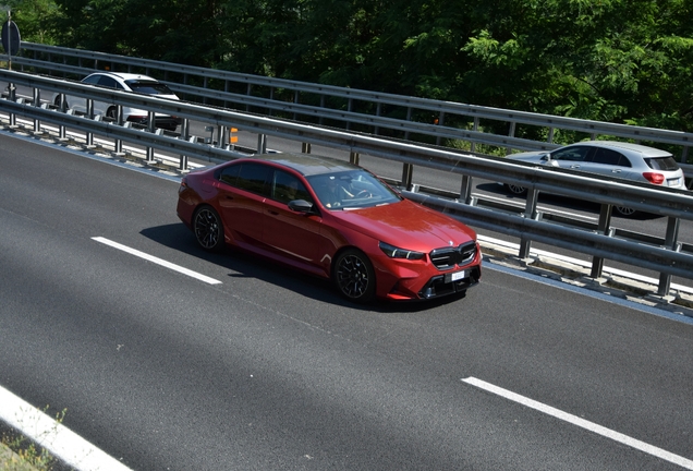 BMW M5 G90