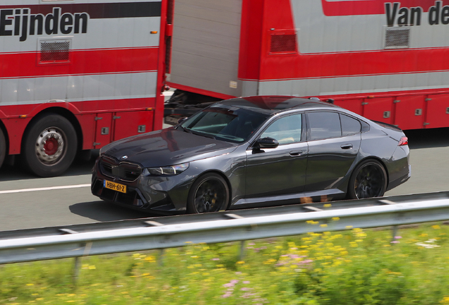 BMW M5 G90
