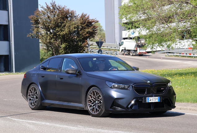 BMW M5 G90
