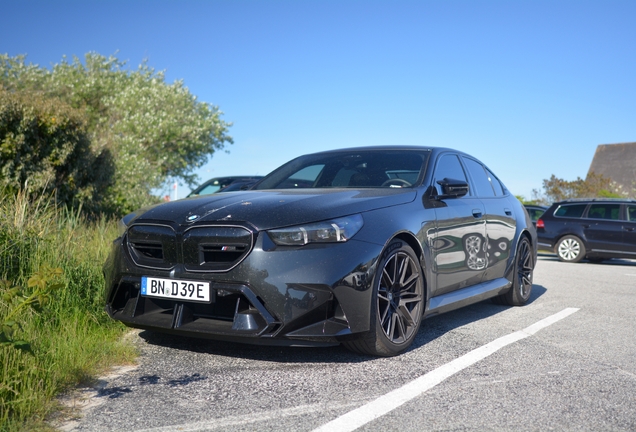 BMW M5 G90