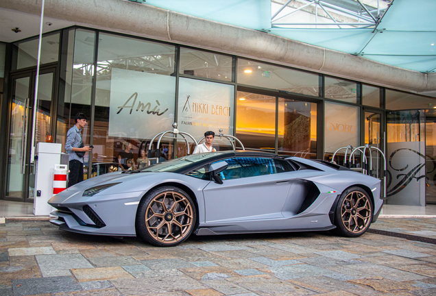 Lamborghini Aventador LP780-4 Ultimae Roadster