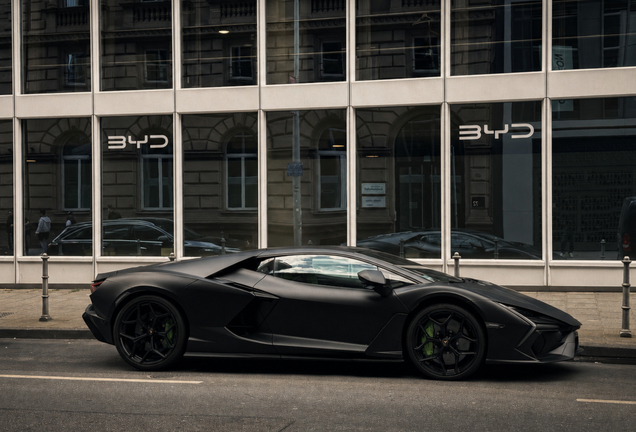 Lamborghini Revuelto