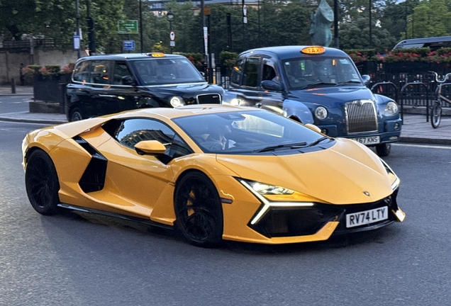 Lamborghini Revuelto