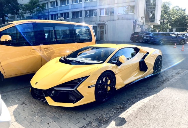 Lamborghini Revuelto