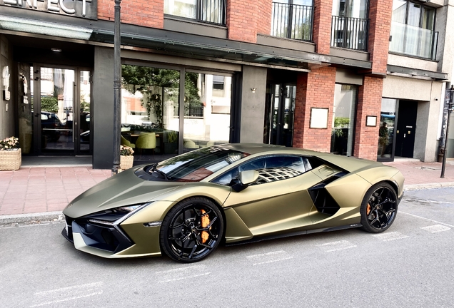 Lamborghini Revuelto