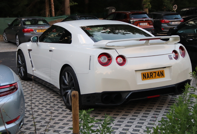 Nissan GT-R 2011