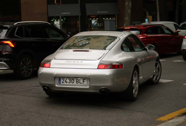 Porsche 911 carrera 4