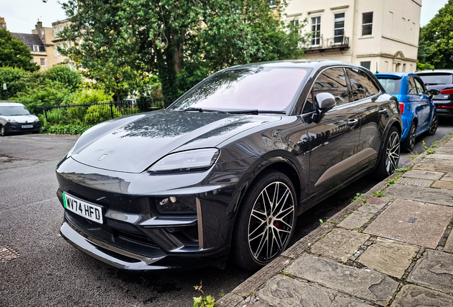 Porsche Macan EV Turbo