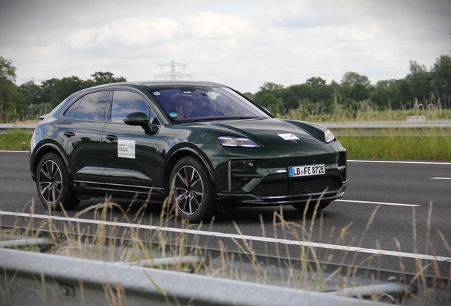Porsche Macan EV Turbo