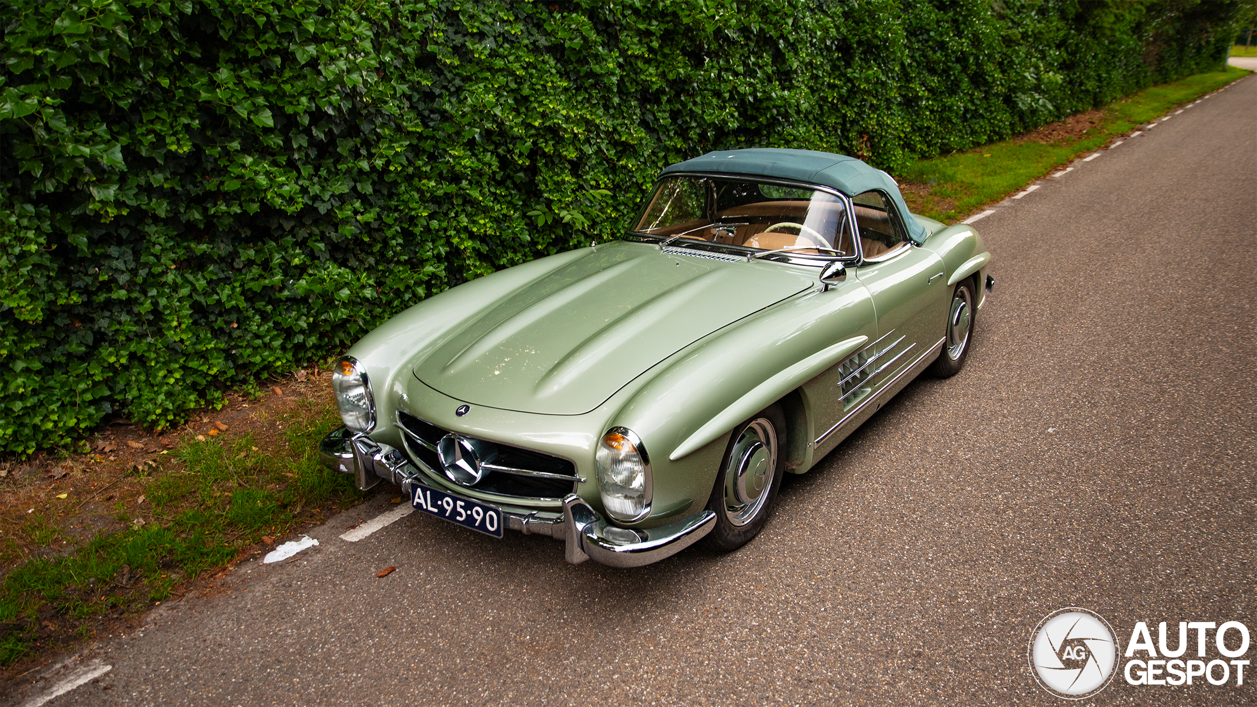 Mercedes-Benz 300SL Roadster