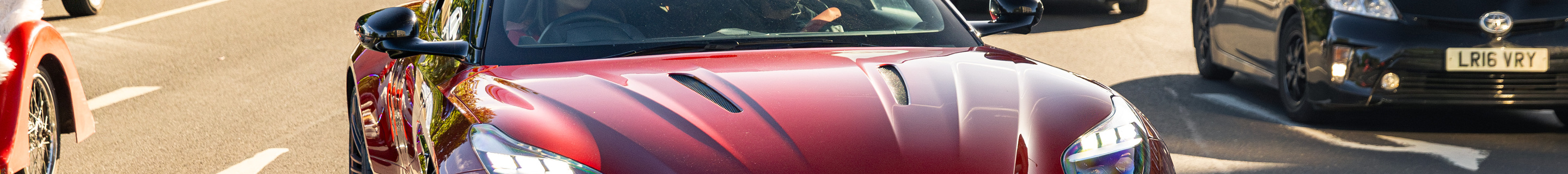 Aston Martin DB12