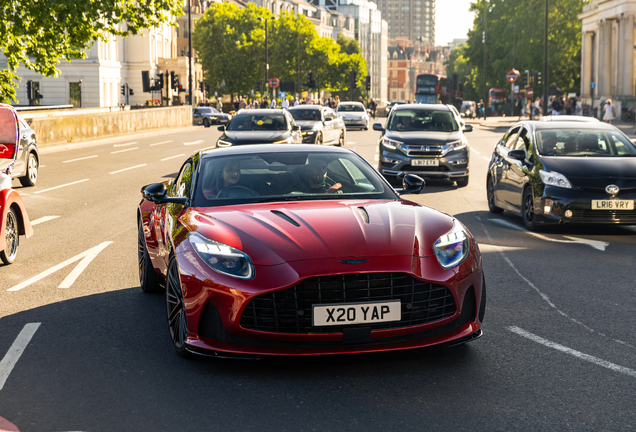 Aston Martin DB12