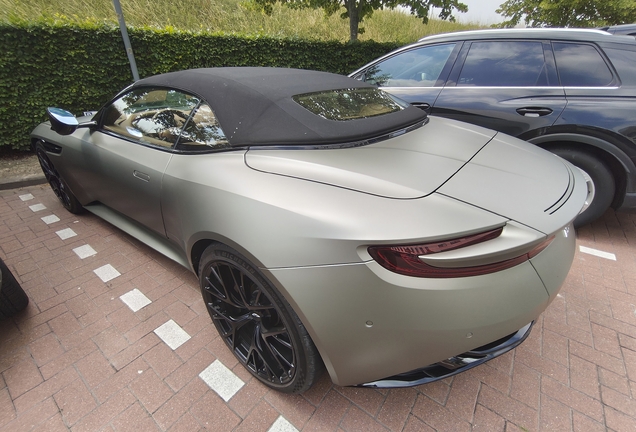 Aston Martin DB12 Volante