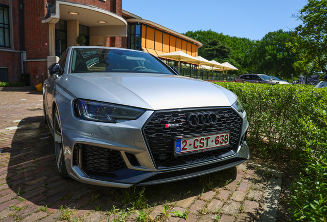 Audi RS4 Avant B9