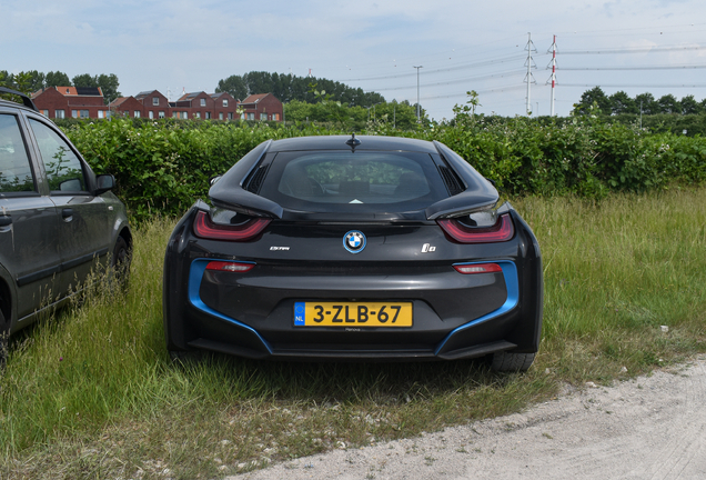 BMW i8