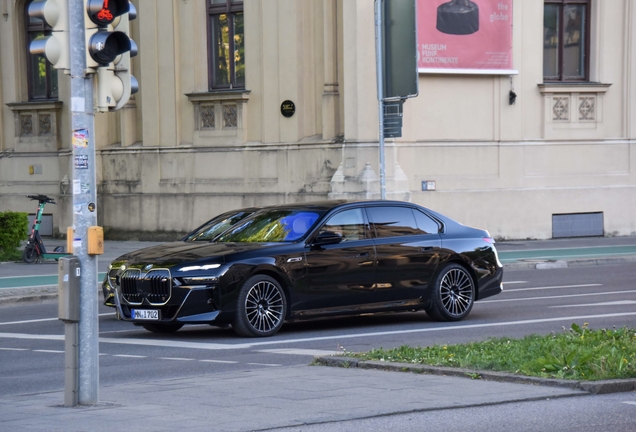 BMW M760e xDrive