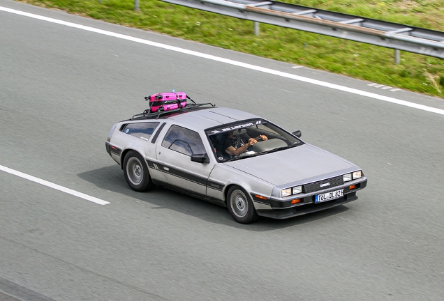 DeLorean DMC-12
