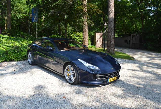 Ferrari GTC4Lusso