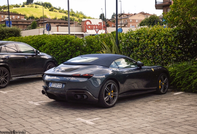 Ferrari Roma Spider