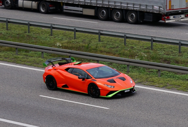 Lamborghini Huracán LP640-2 STO