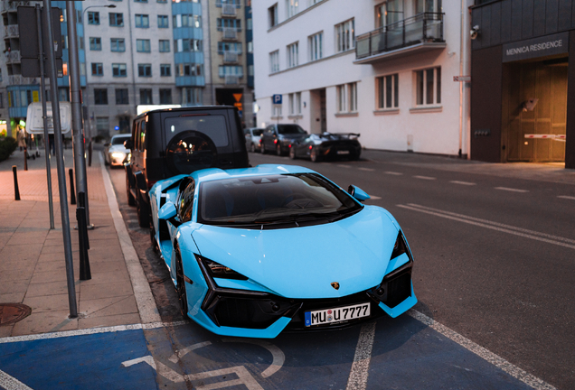 Lamborghini Revuelto