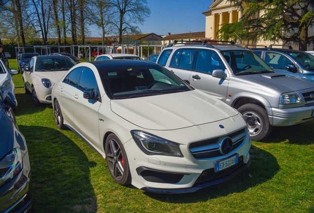 Mercedes-Benz CLA 45 AMG C117