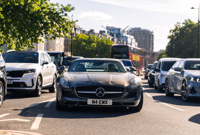 Mercedes-Benz SLS AMG