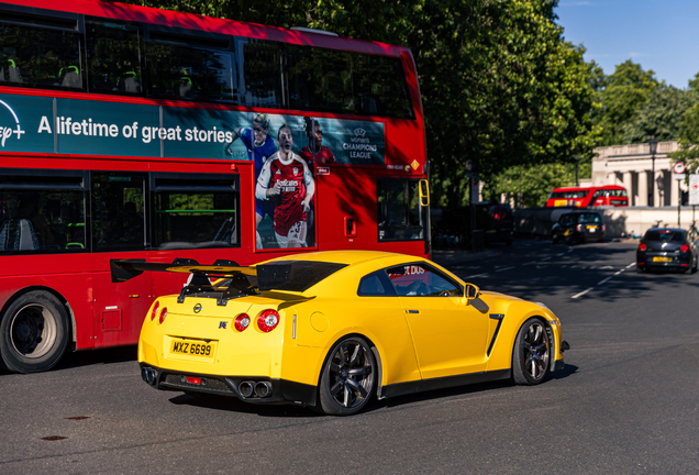 Nissan GT-R