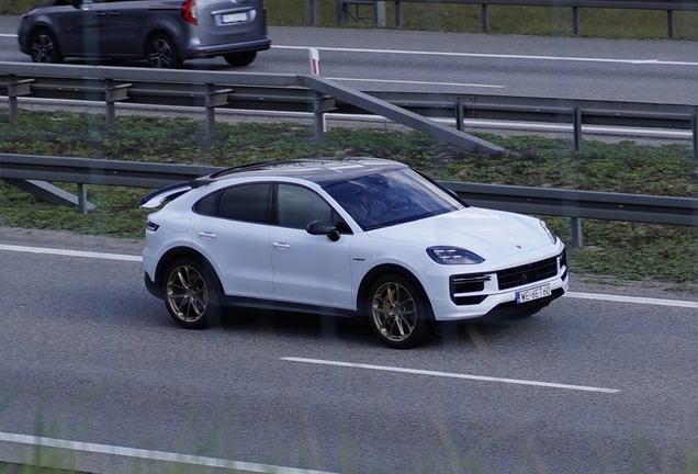 Porsche Cayenne Coupé Turbo E-Hybrid