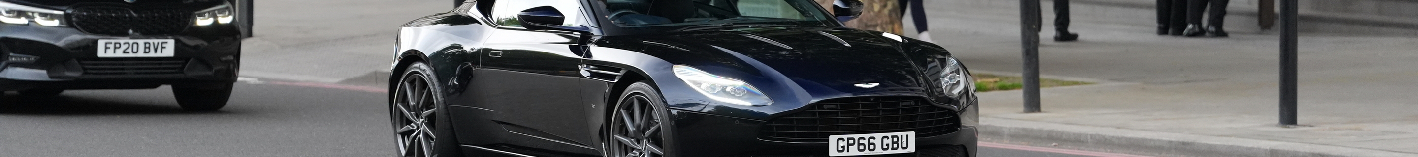 Aston Martin DB11