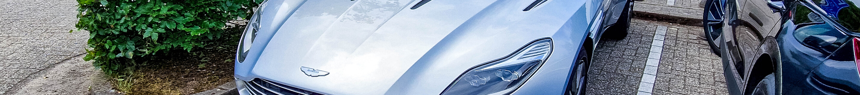 Aston Martin DB11