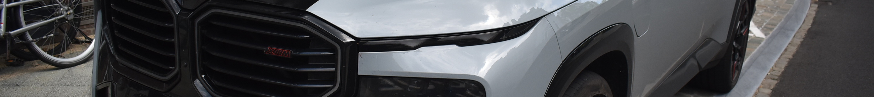 BMW XM G09 Label Red