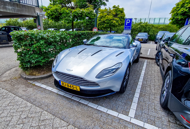 Aston Martin DB11