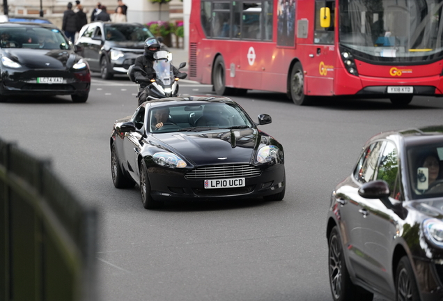 Aston Martin DB9
