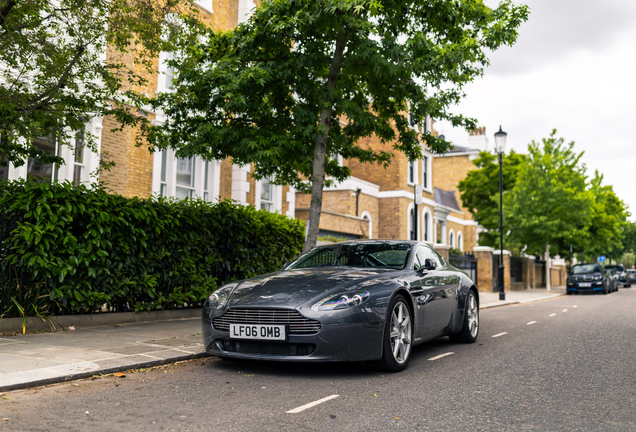 Aston Martin V8 Vantage