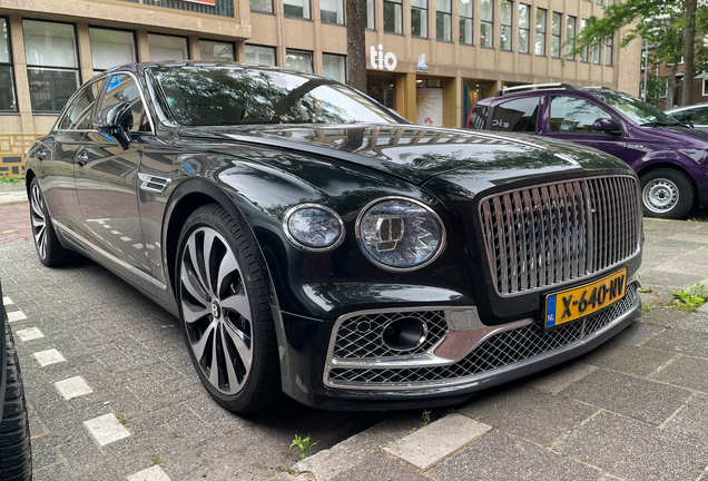 Bentley Flying Spur Hybrid Azure