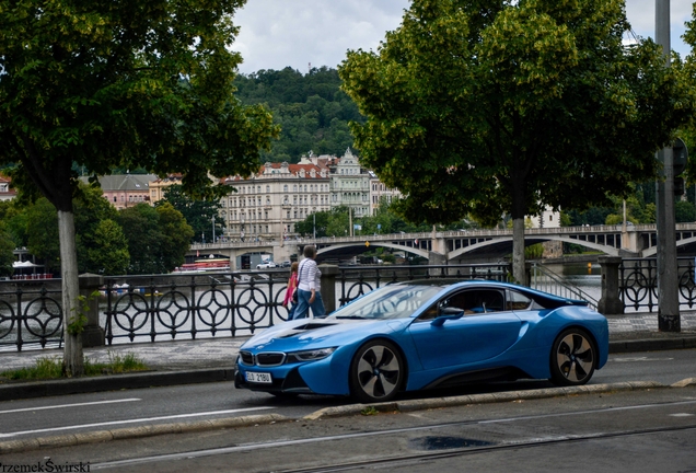 BMW i8