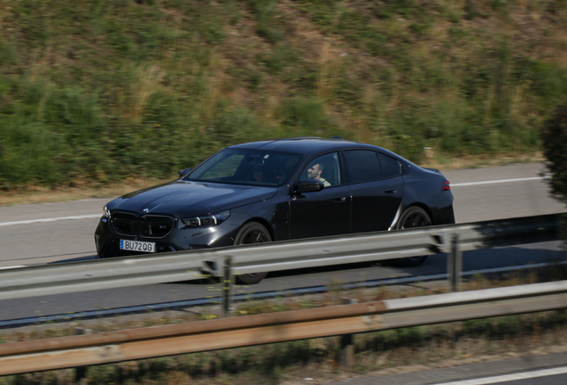 BMW M5 G90
