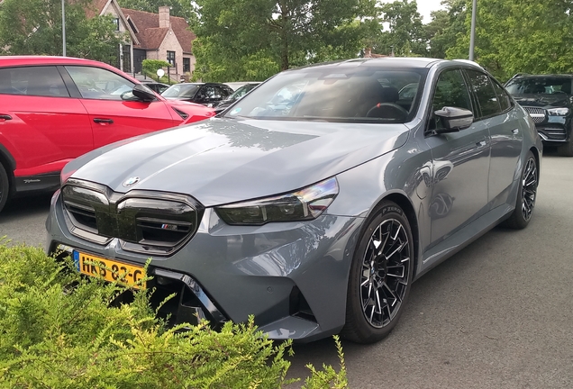BMW M5 G90