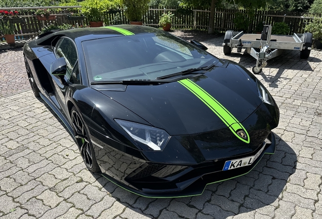 Lamborghini Aventador LP700-4