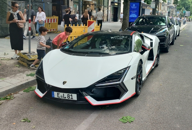 Lamborghini Revuelto